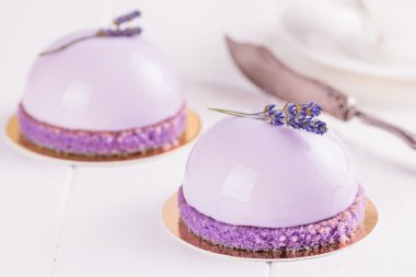 Lavanta mousse kek