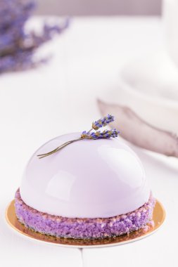 Lavanta mousse kek
