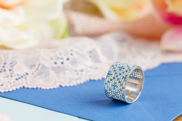 Anillos de joyería con gemas azules —  Fotos de Stock