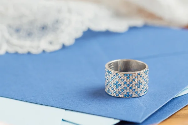 Anillos de joyería con gemas azules —  Fotos de Stock