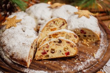 Stollen, geleneksel Noel tatlı tatil kek