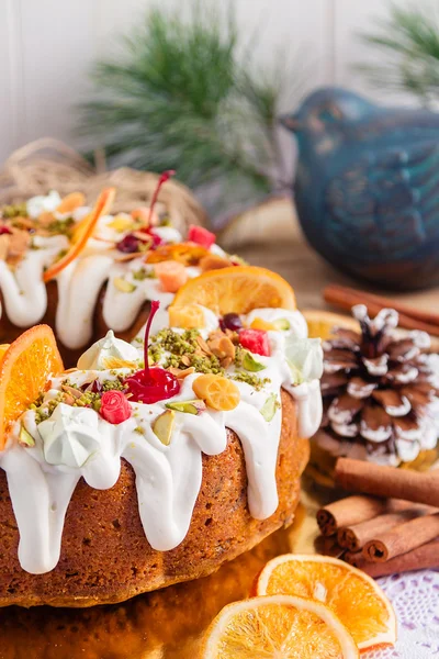 Traditional Christmas bundt cake — Stock Photo, Image