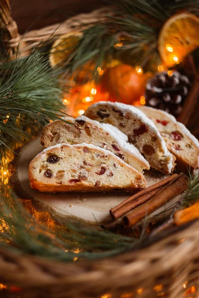 Stollen, pastel de Navidad dulce tradicional — Foto de Stock