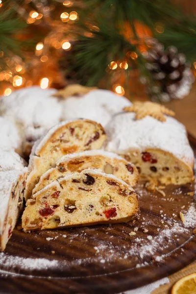 Stollen, traditioneller Weihnachtsgebäck — Stockfoto