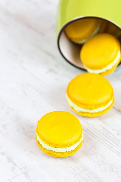 Yellow macaroons — Stock Photo, Image