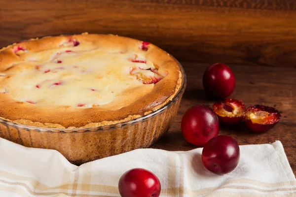 Hausgemachte Torte mit Pflaume — Stockfoto