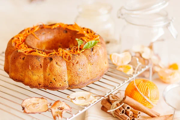 Bundt cake with orange peel — Stock Photo, Image