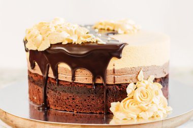 Krem mousse kek çikolata ile