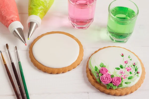 Empty icing cookie prepared for decorating — Stock Photo, Image