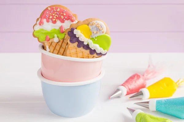 Colorful ice cream cone shape icing cookies — Stock Photo, Image