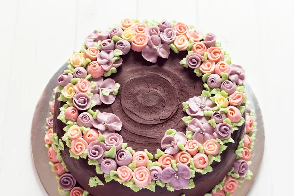 自制巧克力蛋糕奶油花朵 — 图库照片