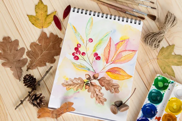 Notizblock mit Aquarellen Herbstblätter — Stockfoto