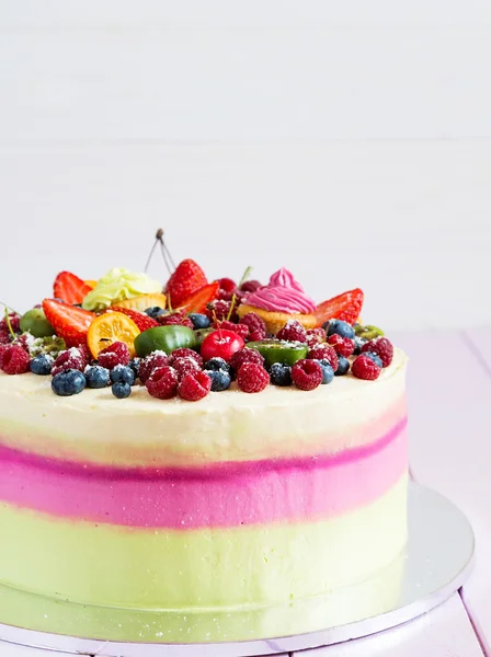 Bolo de frutas coloridas — Fotografia de Stock