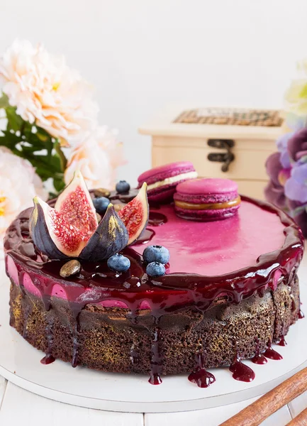 Decorated chocolate cake — Stock Photo, Image