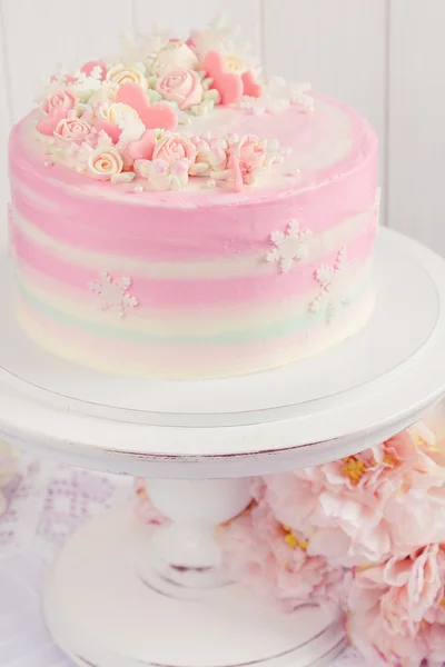 粉色情人节蛋糕 — 图库照片