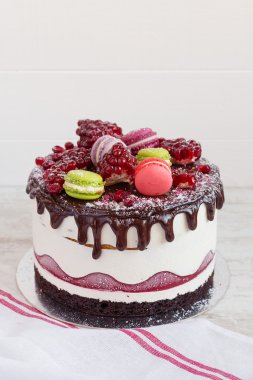 Nar kek üzerine beyaz