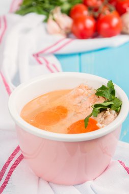 Pembe kase somon çorbası