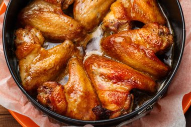 Fırında tavuk kanadı.