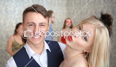 Dans ve poz parti arkadaş şirket