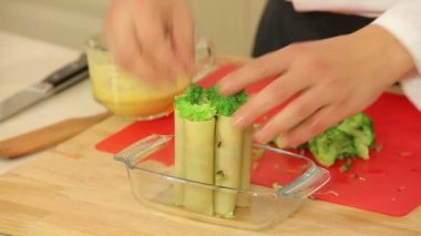 Sebze karışımı ile doldurulmuş makarna