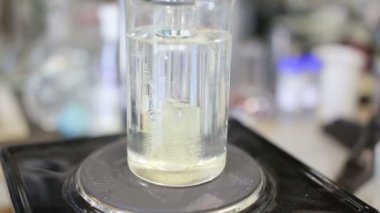 Kimyasal ısıtıcı ve laboratuarda kullanılan Mikser