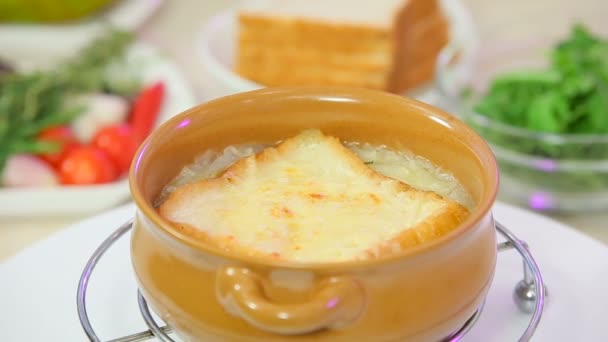 Pan pudín desayuno cazuela — Vídeo de stock