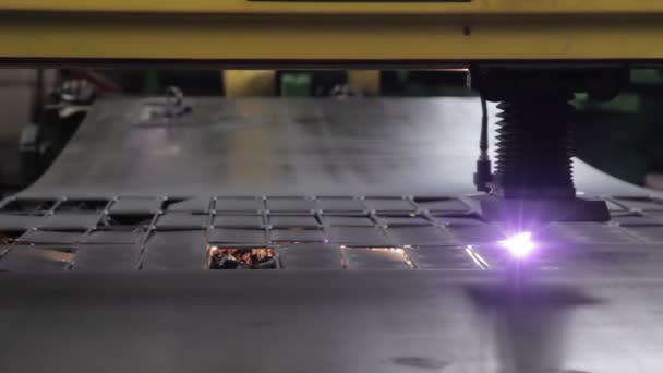 Tecnologia de máquina de corte a laser — Vídeo de Stock