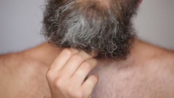 Barba exuberante y bigote — Vídeos de Stock