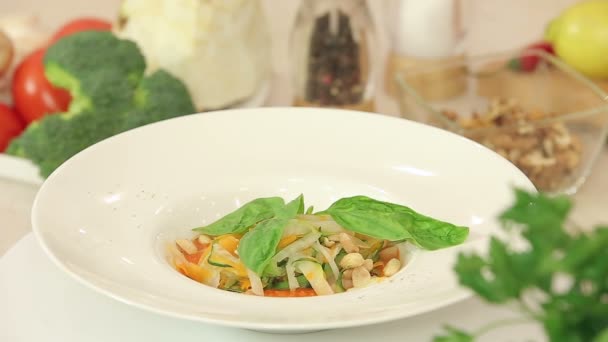 Placa de sopa de verduras Minestrone — Vídeo de stock