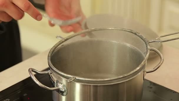 Chicken fillet in a hot steamer pan — Stock Video