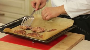 Kır Evi Peyniri ve Kirazlı Krepler