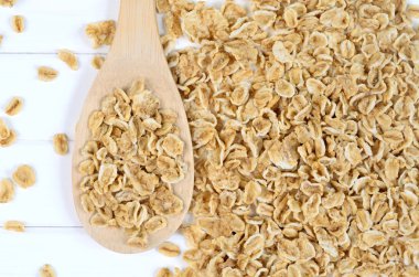 Tahta kaşıkla gevrek yulaf