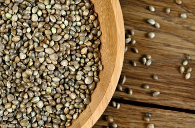 Kenevir tohumu ile bambu kase