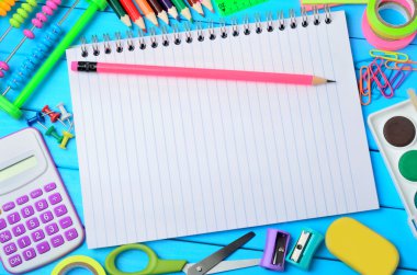 Nesne okul mavi masada