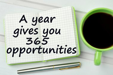 Metin A year defter üzerinde 365 olanak sağlar