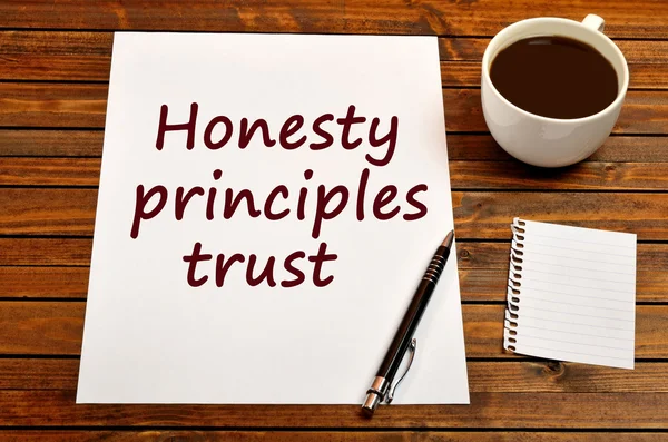 The words Honesty principles trust on paper — Stock Photo, Image