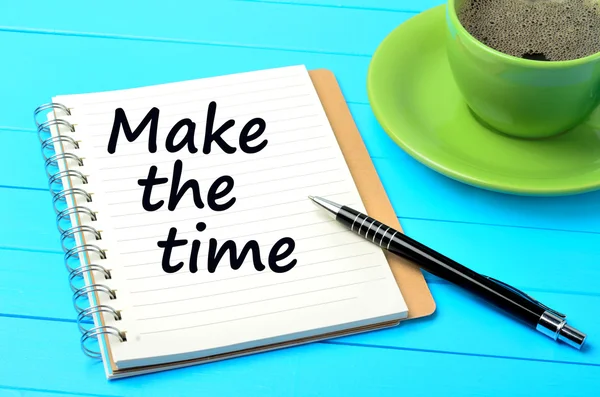 Make the time on notebook — Stock Photo, Image