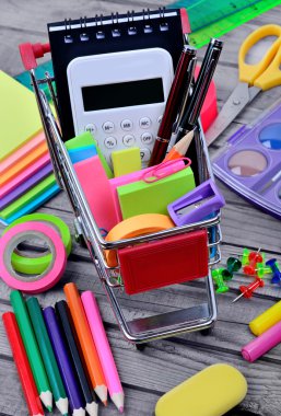 Alışveriş sepeti ile nesneleri okul