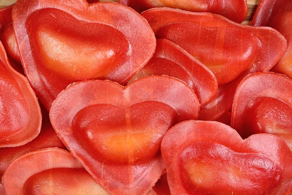 Antecedentes Ravioles Rojos Con Tomate Cereza Mozzarella —  Fotos de Stock