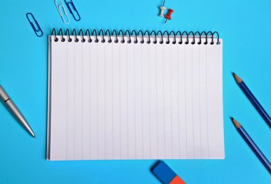 dizüstü bilgisayar ve ofis malzemeleri