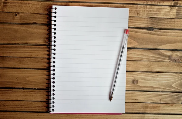 Κενό σημειωματάριο και στυλό — Φωτογραφία Αρχείου