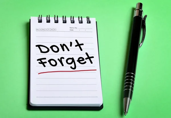 Dont unutmak-kelime üstünde defter