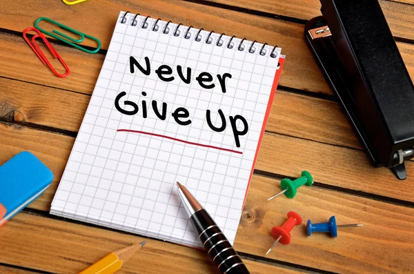 Never give up word — Stock Photo, Image