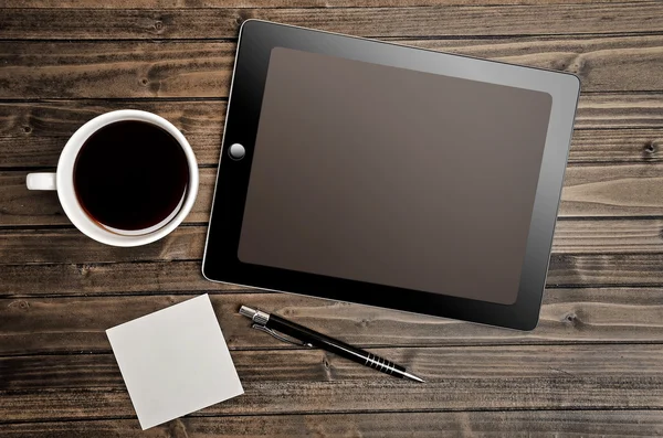 Tablet empty screen with coffee cup — Stock Photo, Image