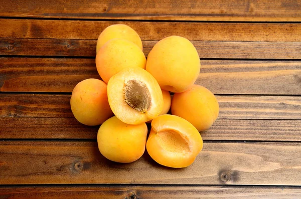 Heap of apricots fruit — Stock Photo, Image