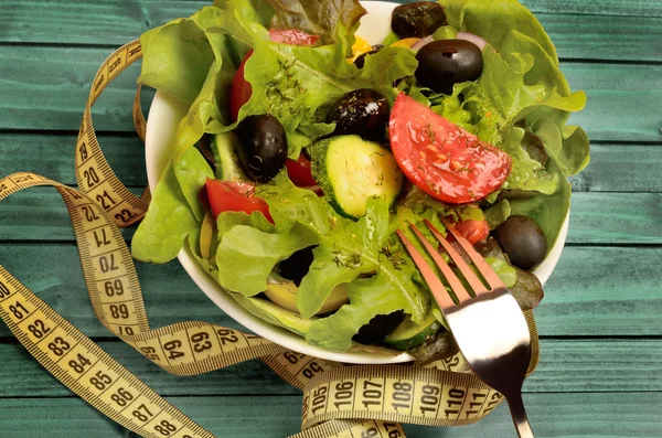 Bol avec salade de légumes — Photo