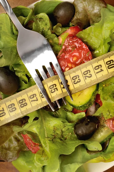 Salade de légumes avec centimètre — Photo