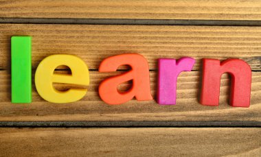 Tablo üzerinde kelime öğrenmek