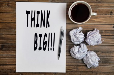 Büyük kağıt üzerinde düşünmek