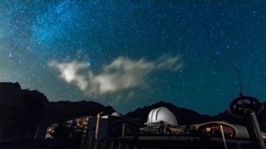 gece gökyüzü yıldız Dağı Gözlemevi Val D Aosta. İtalya